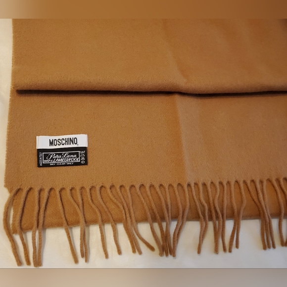 Moschino Tan/ Brown 100% Pura Lama/ Lamb’s Wool Scarf with fringe - Picture 7 of 9